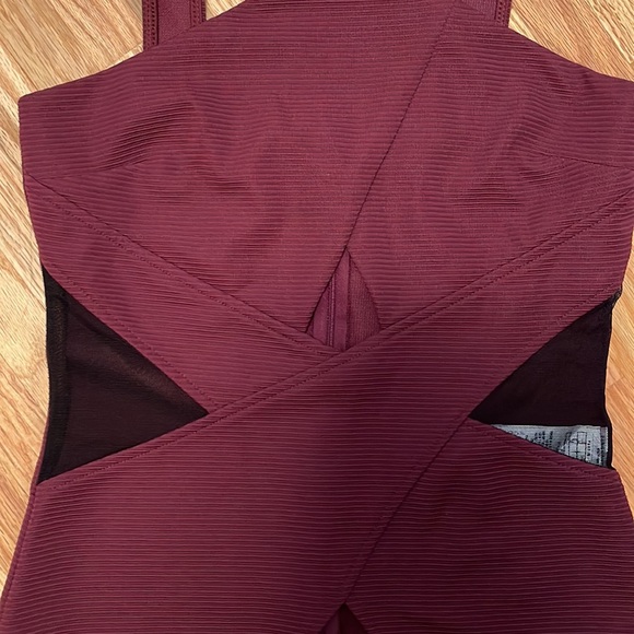 Mauve Mesh Cut Out top Size M - Picture 2 of 4